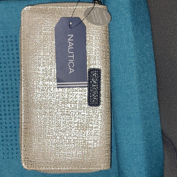Nautica pebble textured clutch - Picture 2 of 6